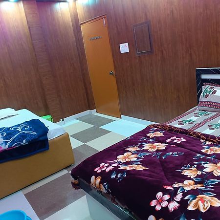 La Ayodhya Residency Hotel Bagian luar foto