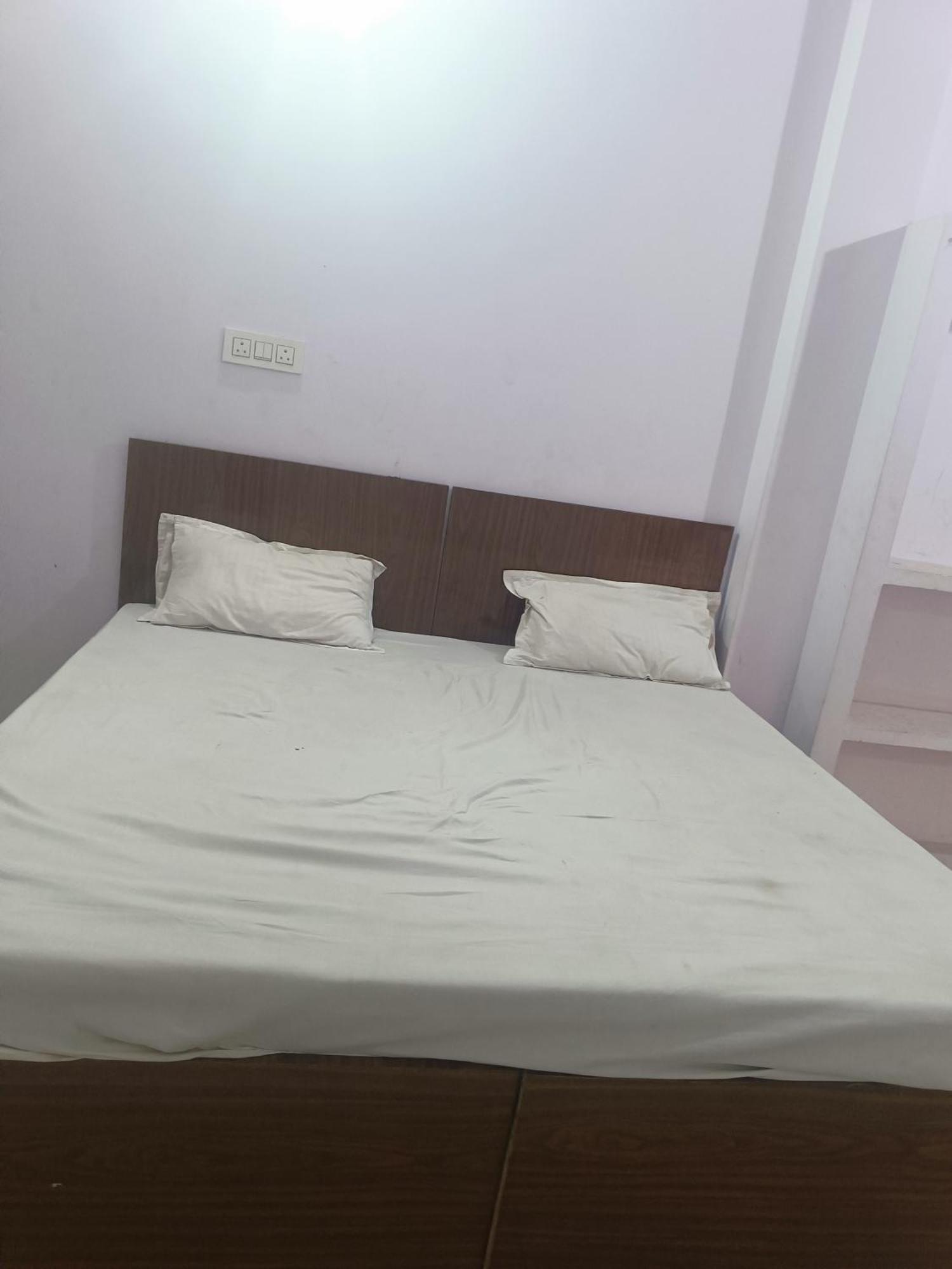La Ayodhya Residency Hotel Bagian luar foto
