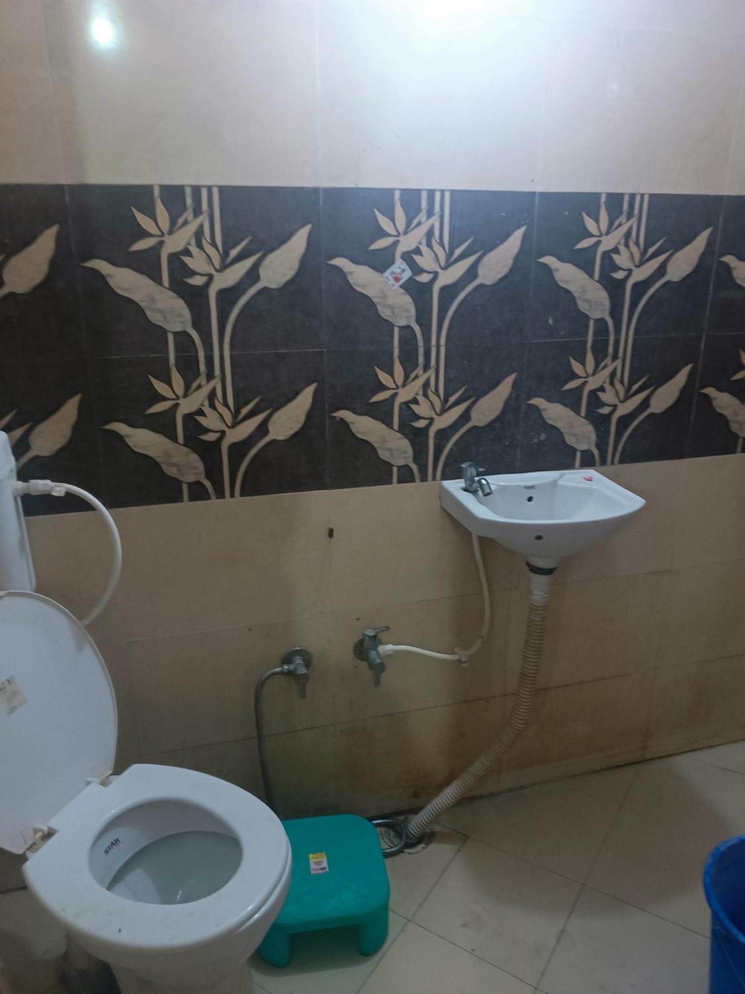 La Ayodhya Residency Hotel Bagian luar foto