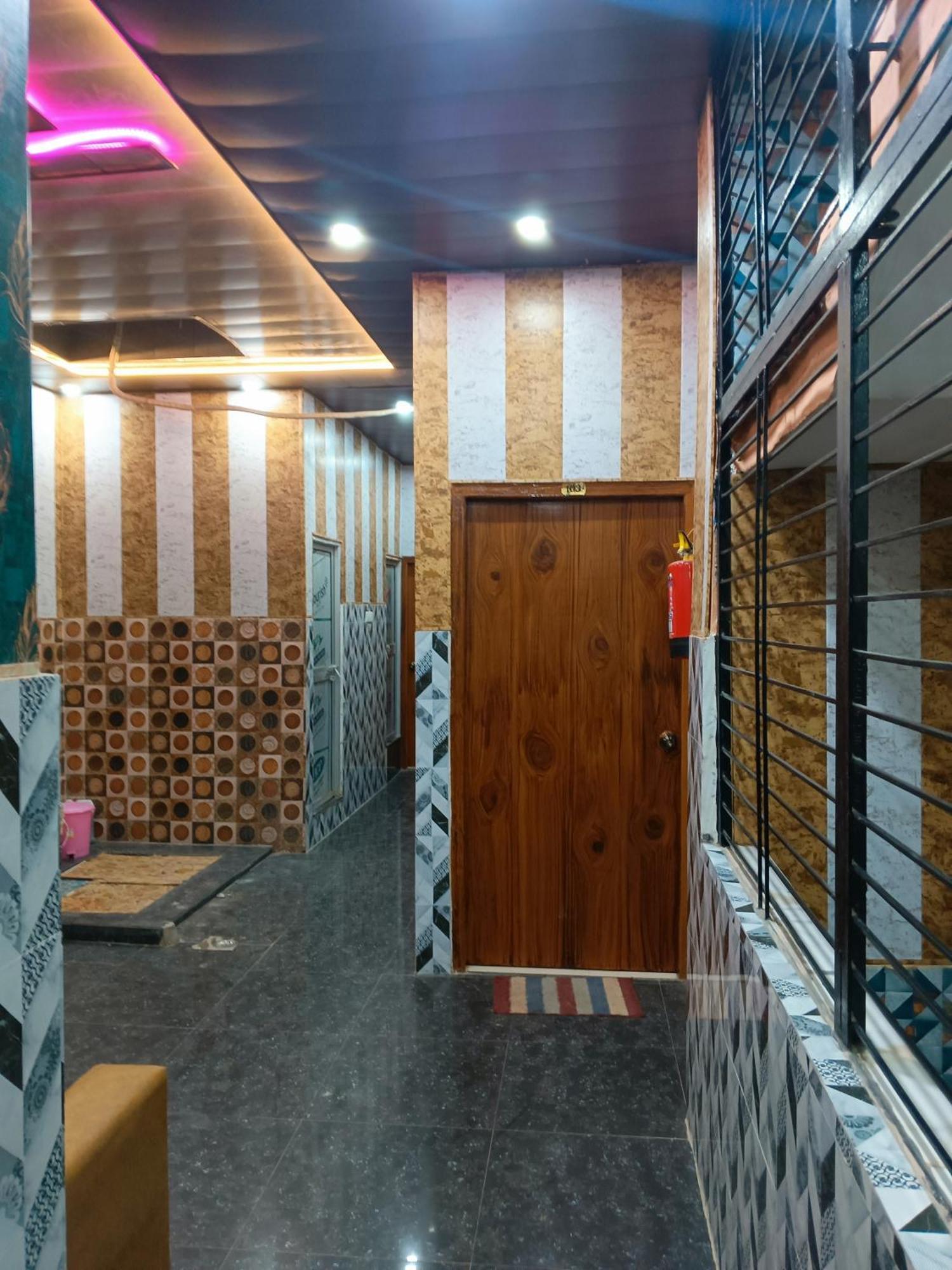 La Ayodhya Residency Hotel Bagian luar foto
